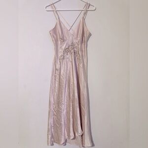 Vintage Linea Donatella Polyester Pink Night Gown w/ Floral Embroidery